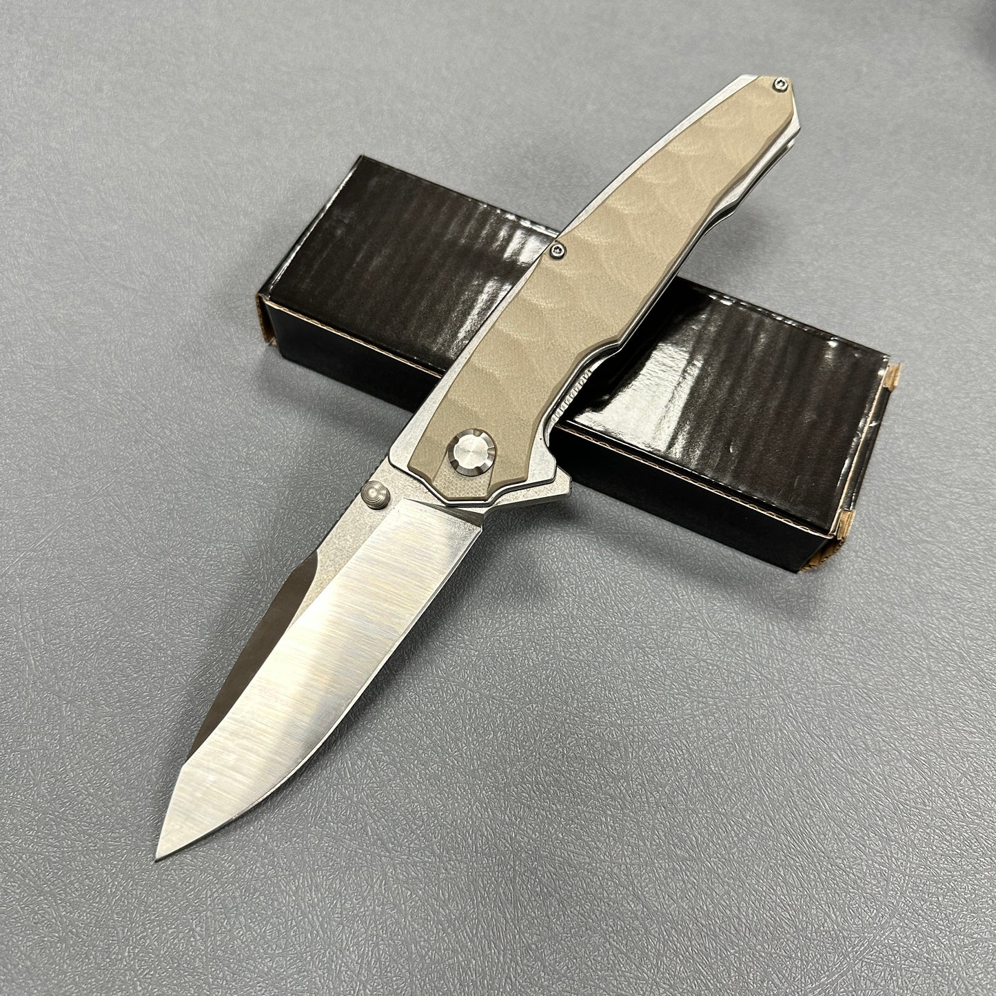 Vyros II-Premium Klappmesser aus D2 Edelstahl